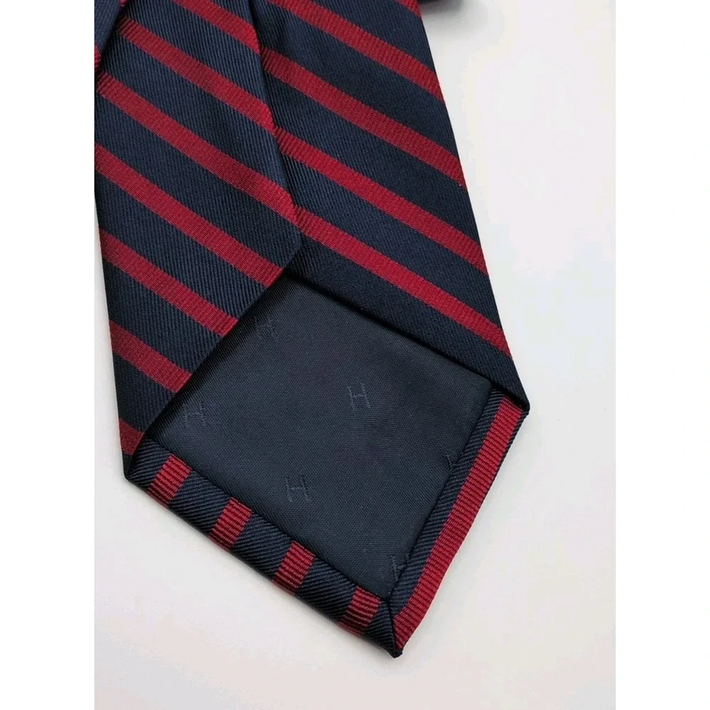 Tommy Hilfiger Men's Silk Blend Tie Classic Blue And Red Striped NWOT
